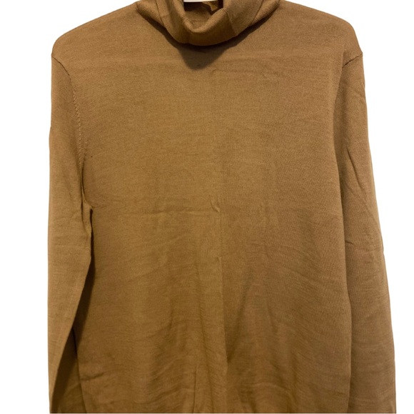 H&M | turtleneck sweater - Picture 1 of 3